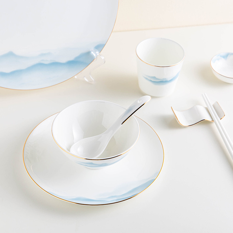 Csont porcelán étkészlet – tálak és tányérok, virágos mintázat, modern minimál stílus, kerek forma