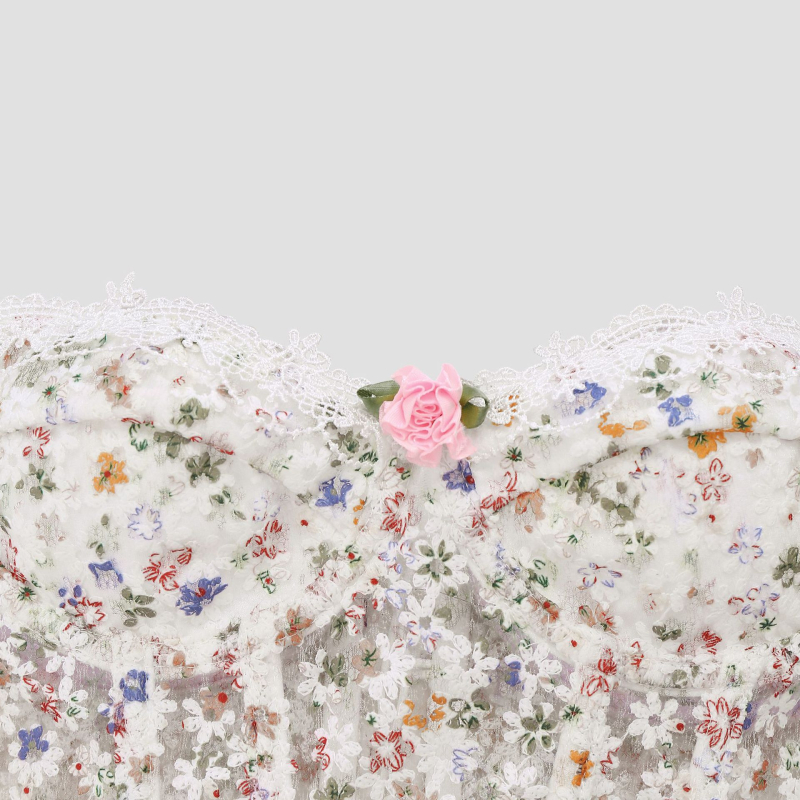 Csőtop, szűk fazon, hossza 40–50 cm, csipke mintázat, vállpánt nélküli