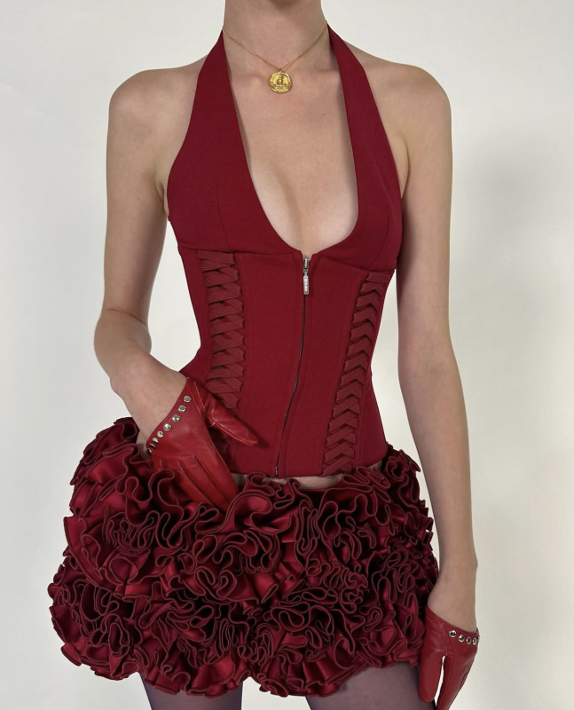 Μπούστο κορμάκι με halterneck ιμάντες, μπονίνες από ψαροκόκαλα, βαθύ V ντεκολτέ, φερμουάρ, στενή γραμμή