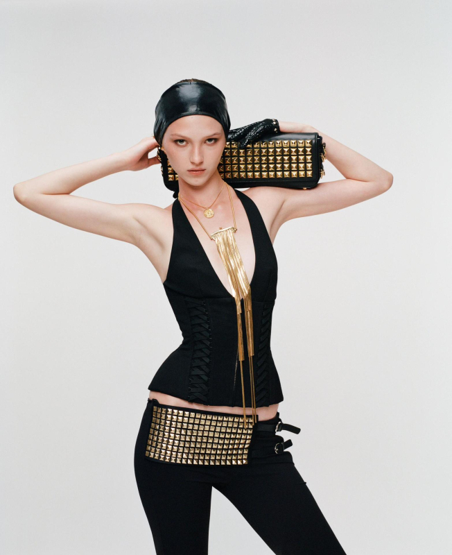 Μπούστο κορμάκι με halterneck ιμάντες, μπονίνες από ψαροκόκαλα, βαθύ V ντεκολτέ, φερμουάρ, στενή γραμμή