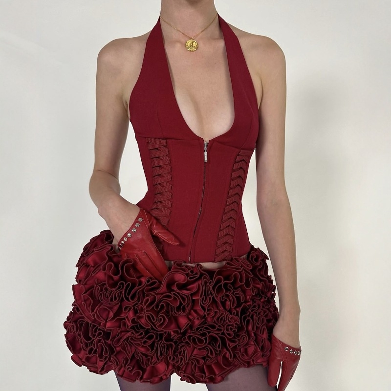 Μπούστο κορμάκι με halterneck ιμάντες, μπονίνες από ψαροκόκαλα, βαθύ V ντεκολτέ, φερμουάρ, στενή γραμμή