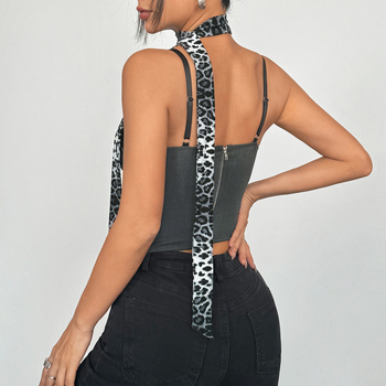 Tank top s leopard uzorkom i patchworkom, dvostruke naramenice, uski kroj, leđni dizajn poput kostiju ribe, poliester 95%