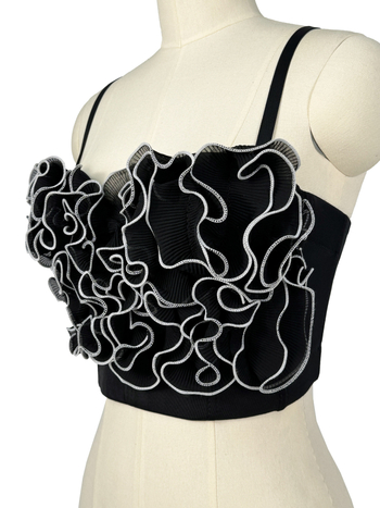 Plisirani 3D uzorak grudnjaka, slim fit, poliester, odvojive naramenice, kratka duljina (≤40 cm), ljeto 2025