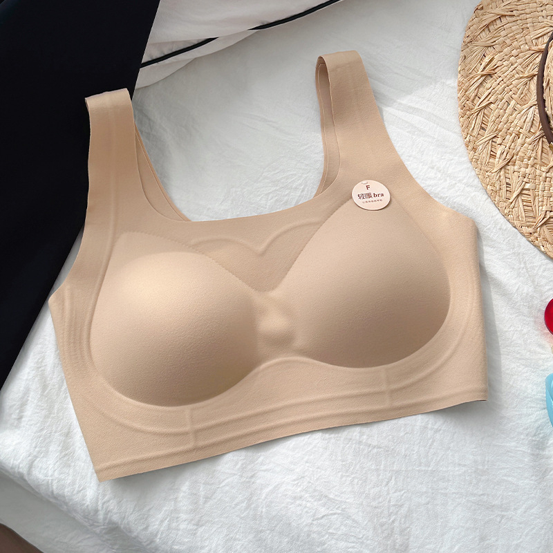 Bešavna grudnjica, 3/4 košarice, tanke oblikovane košarice, čvrste naramenice, bez čeličnih obruba (Seamless, 3/4 cup, thin molded cups, fixed straps, no steel rims)