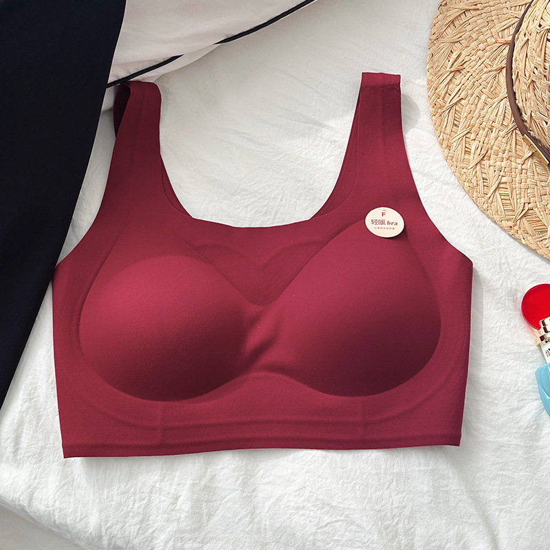 Bešavna grudnjica, 3/4 košarice, tanke oblikovane košarice, čvrste naramenice, bez čeličnih obruba (Seamless, 3/4 cup, thin molded cups, fixed straps, no steel rims)