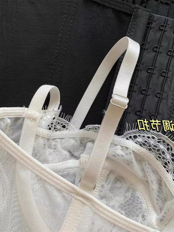 Seksi čipkasti shapewear top s kostima, bez žice, otvorenih leđa, kratki top