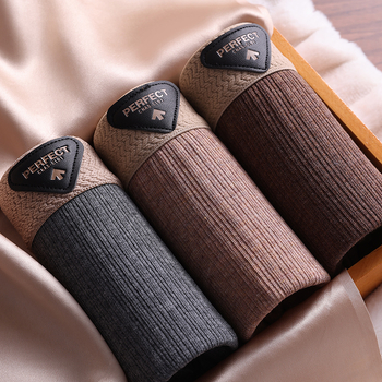 Ανδρικά βαμβακερά μποξέρ εσώρουχα, Jacquard ύφανση, διαπνοή, γρήγορο στέγνωμα και αντιβακτηριακές ιδιότητες; βαμβάκι 90-95%; επένδυση καβάλου: βισκόζη; μεσαία μέση