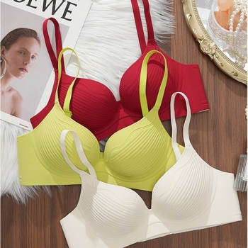Bezšavni push-up grudnjak za mali bust, jednoplošni dizajn, mekana podrška (3/4 košarice, tanka oblikovana košarica, najlon tkanina, fiksne dvostruke naramenice, stražnje kopče u tri reda)