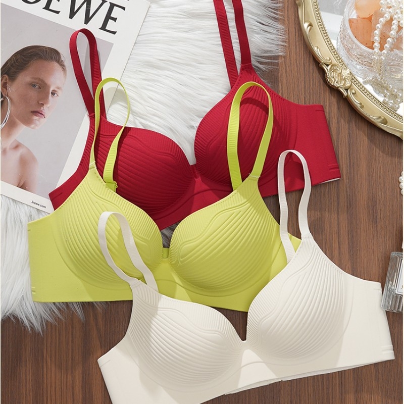 Bezšavni push-up grudnjak za mali bust, jednoplošni dizajn, mekana podrška (3/4 košarice, tanka oblikovana košarica, najlon tkanina, fiksne dvostruke naramenice, stražnje kopče u tri reda)