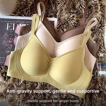 Be siuvimo nailoninė liemenėlė su minkšta atrama, pilnas puodelis, ploni formuojantys puodeliai su putų įdėklu, nugaros keturių eilių kabliukai, fiksuoti dvigubi dirželiai, kvėpuojanti ir patogi