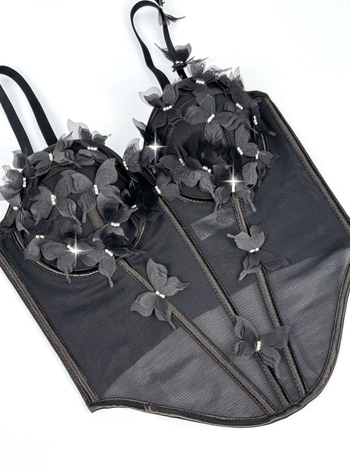 Ženski bustier u sling stilu s kostima i kristalima leptira; uski kroj; kratka duljina