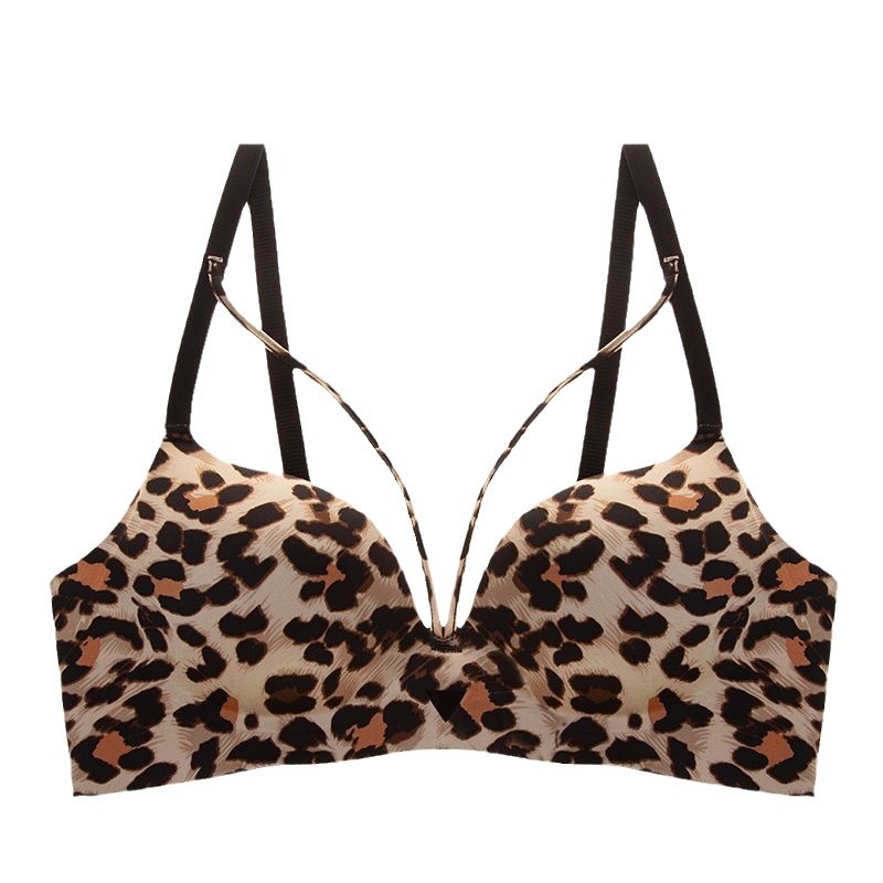 Френски стил безжичен сутиен с чашка 3/4, модел горна тънка и долна дебела, фиксирани двойни презрамки, задно три реда закопчаване, дишащо и поддържащо