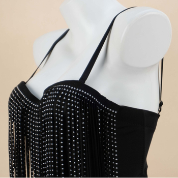 Корсет с вериги и пискюли, подплатени чашки за повдигане, пет реда закопчалки на гърба, свалящи се двойни презрамки, чашки 3/4, полиестерна плувна материя