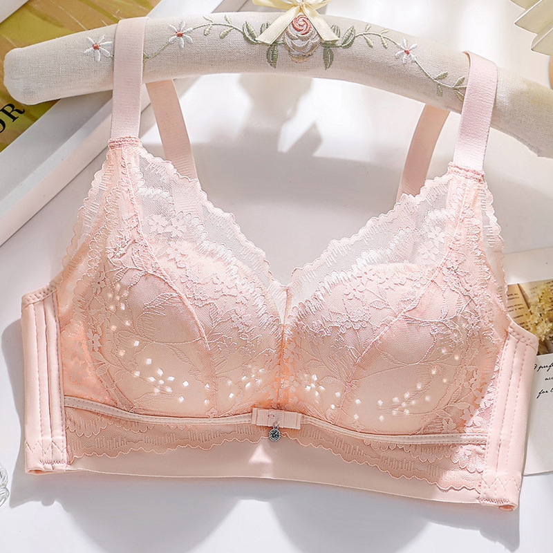 Дантелена безжична бюстгальтер с термо-чувствителни перфорирани чаши, push-up, 3/4 чашка, странична поддръжка