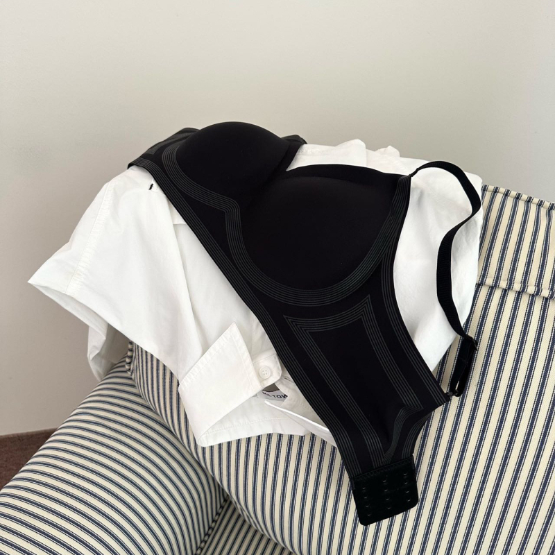 Bešiv grudnjak za lifting s tankim oblikovanim košaricama; materijal: najlon Ice Silk; podstava: spandex 30-50%; kaiševi fiksni dvostruki; zatvarač pozadi četiri reda kopči