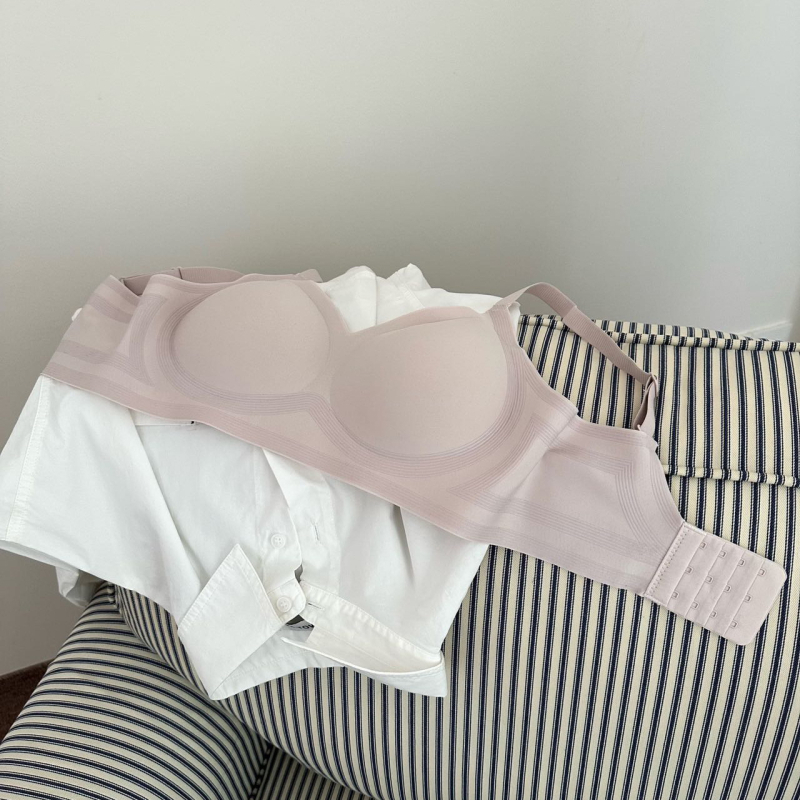 Bešiv grudnjak za lifting s tankim oblikovanim košaricama; materijal: najlon Ice Silk; podstava: spandex 30-50%; kaiševi fiksni dvostruki; zatvarač pozadi četiri reda kopči
