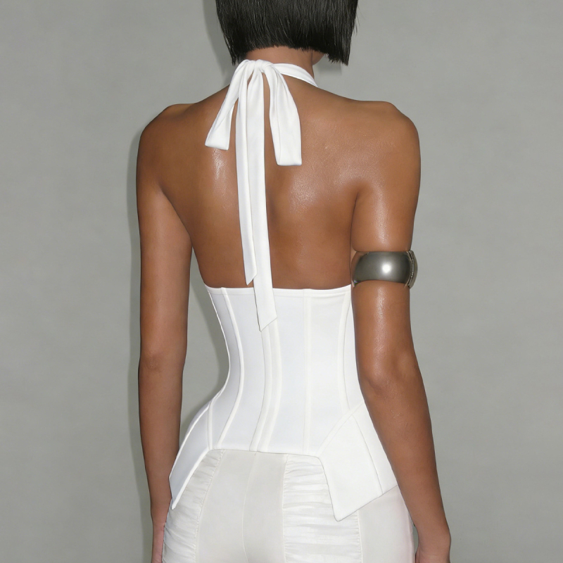 Halter top s kaišem za struk, dubok V izrez, podesive naramenice, mrežasti materijal 95%+ (uski kroj)