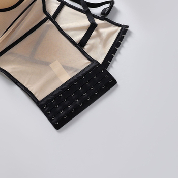 Hátsó nélküli hálós anyagból készült formázó melltartó, 3/4 kosár, habos belső, rögzített dupla vállpántok