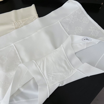 Ženske čipkaste bokserice sa srednjim strukom, prozračne i antibakterijske; Ice Silk tkanina, Nylon 70–80% glavni materijal, pamukova podstava prepona