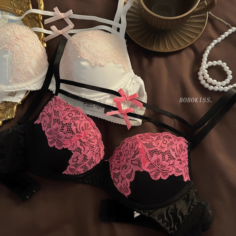 Комплект сутиени от нейлон, чашка 3/4 с тънки формиращи чашки, фиксирани презрамки, закопчаване отзад с три реда куки; дишащ, оформящ тялото, повдигащ.