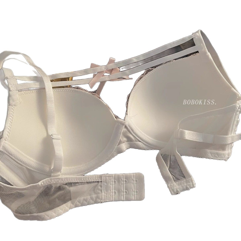 Комплект сутиени от нейлон, чашка 3/4 с тънки формиращи чашки, фиксирани презрамки, закопчаване отзад с три реда куки; дишащ, оформящ тялото, повдигащ.