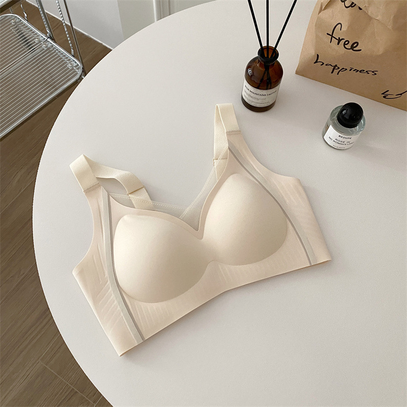 Najlon grudnjak s 3/4 tankim oblikovanim košaricama, fiksni dvostruki naramenici, stražnje četiri kopče, podstava Spandex 30–50%