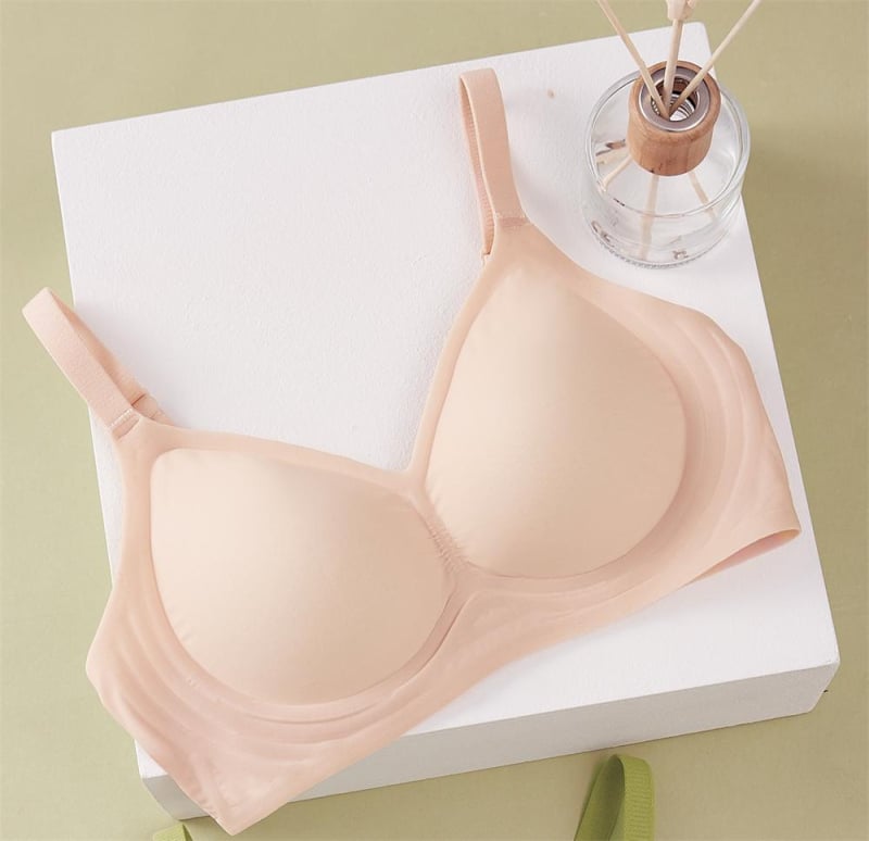 October najlon grudnjak sLateks košaricama, bezšivan, 3/4 košarice, lagan i prozračan