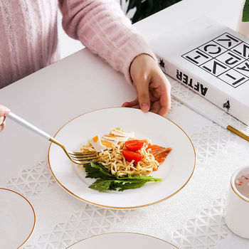 Porcelinasti kružni plitki tanjur za posluživanje sa zlatnim obrubom; jednofarban dizajn; mikrovalna sigurna; mogućnost ispisa logotipa.