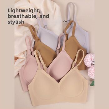 Νάιλον σουτιέν με πλήρεις κάψες από σφουγγάρι, χωρίς ραφές, σταθερά διπλά λουριά, πίσω κούμπωμα με τρεις σειρές