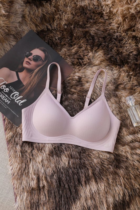 Bešavne grudnjaci za mali bust, duboki V, push-up, 3/4 košarica, tanko oblikovana šalica, fiksne naramenice, prozračni najlon