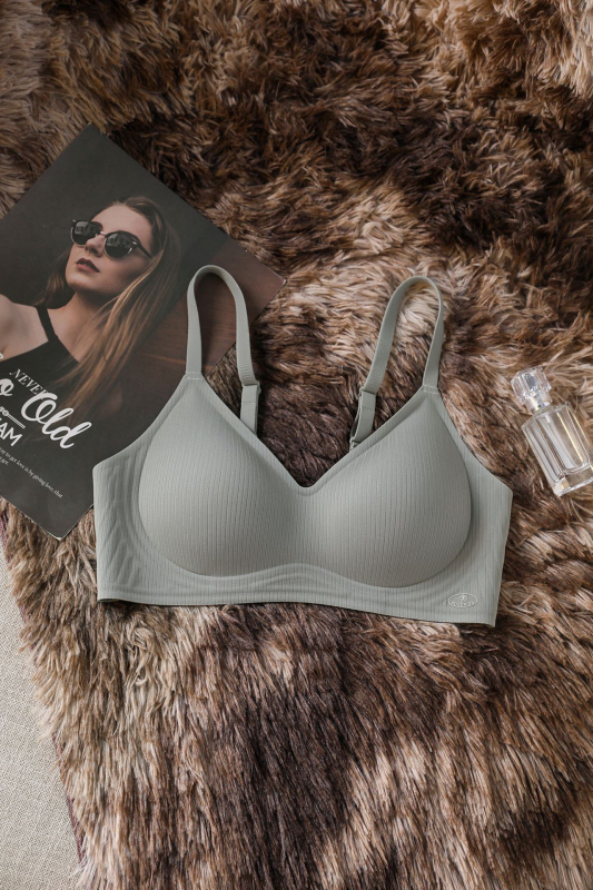 Bešavne grudnjaci za mali bust, duboki V, push-up, 3/4 košarica, tanko oblikovana šalica, fiksne naramenice, prozračni najlon