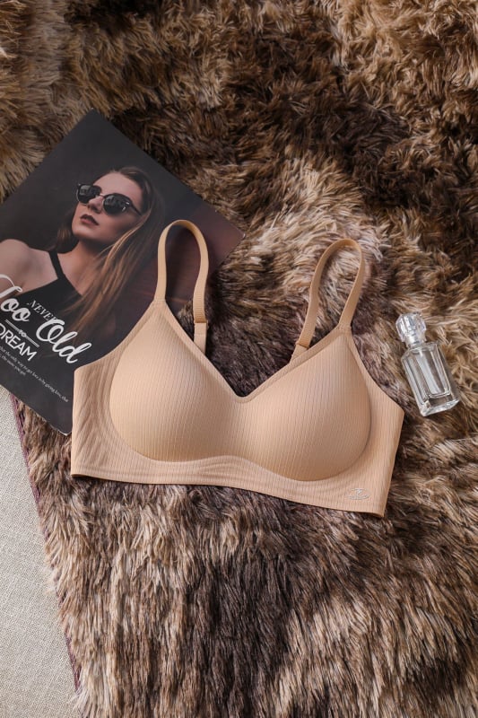 Bešavne grudnjaci za mali bust, duboki V, push-up, 3/4 košarica, tanko oblikovana šalica, fiksne naramenice, prozračni najlon