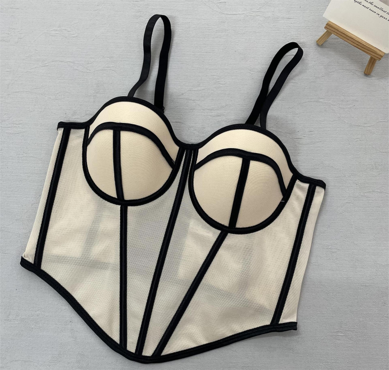 Мрежест корсет‑бюстгальтер за оформяне с рибени кости, четири реда закопчаване на гърба, подвижни двойни презрамки, чаши от памук; основен плат полиестер 90–95%; дишащ и оформящ