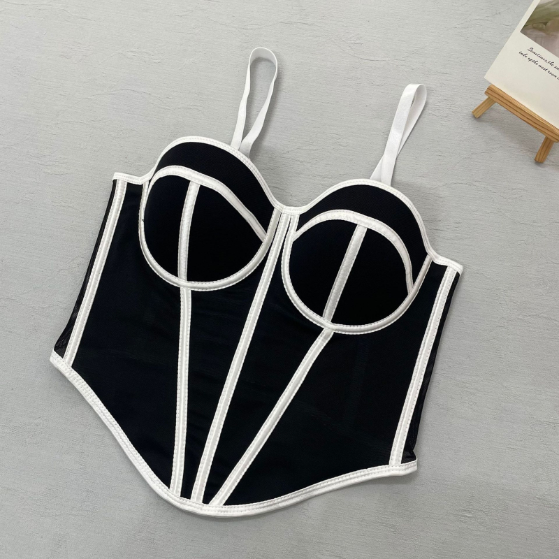 Мрежест корсет‑бюстгальтер за оформяне с рибени кости, четири реда закопчаване на гърба, подвижни двойни презрамки, чаши от памук; основен плат полиестер 90–95%; дишащ и оформящ