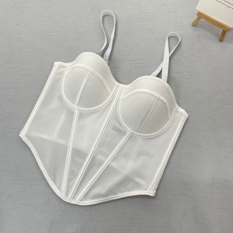 Мрежест корсет‑бюстгальтер за оформяне с рибени кости, четири реда закопчаване на гърба, подвижни двойни презрамки, чаши от памук; основен плат полиестер 90–95%; дишащ и оформящ