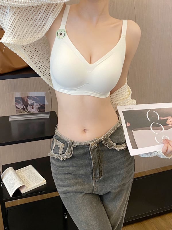 Bešveidė liemenėlė dideliems dydžiams, 3/4 puodelio forma, plonas formavimas, fiksuoti dirželiai, nugaros trijų eilių užsegimas