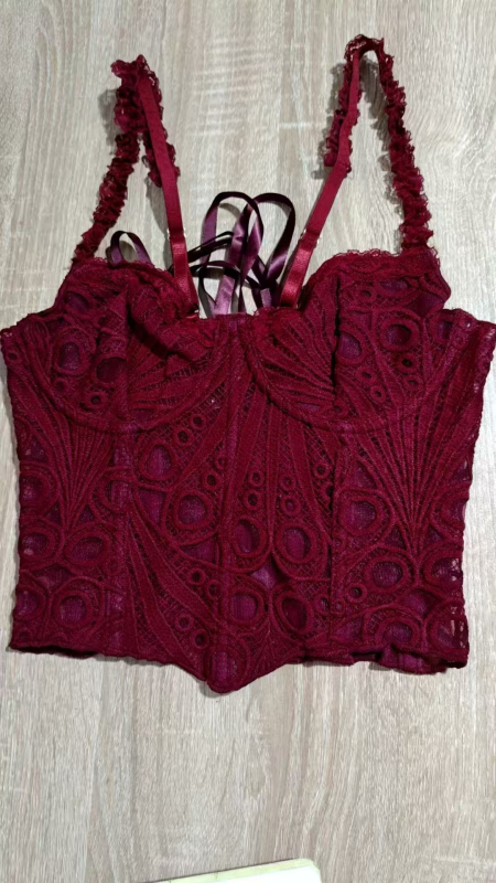 Csipkés testformáló top egyvállas pánttal, karcsúsított szabás, poliészter-spandex keverék