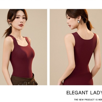 Női nejlonból készült termikus felső beépített melltartóval és párnákkal a mellekhez, hátsó tartással, velúr bélés, antibakteriális, őszi-téli