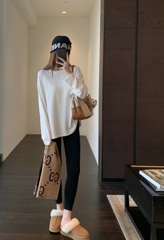 Női téli leggings fleece-béléssel, fenékemelő, szűk szabás, közepes vastagságú, egyszínű minta