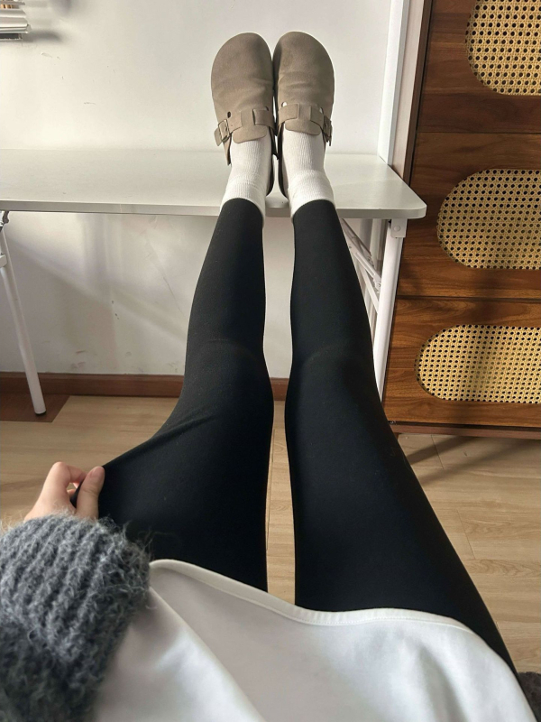 Leggings od kationičnog materijala, mikroelastični, slobodan kroj, udio glavne tkanine 50-70%, Proljeće 2024