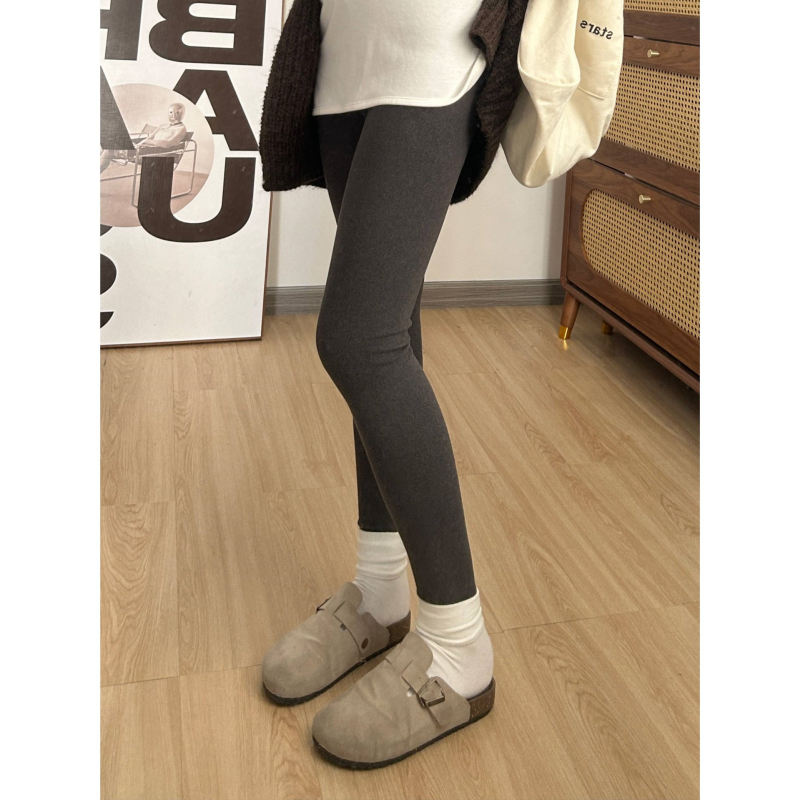 Leggings od kationičnog materijala, mikroelastični, slobodan kroj, udio glavne tkanine 50-70%, Proljeće 2024