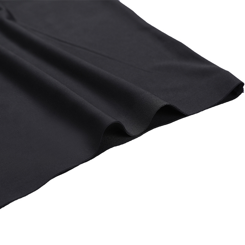 Magas derekú, varrat nélküli női menstruációs alsónemű, négy rétegű szivárgás elleni védelemmel; fő anyag: nylon 85%, ágyék bélés 100% pamut