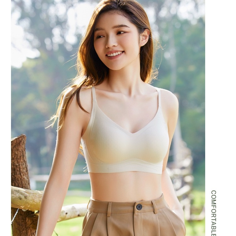 Moters 3D minkštosios atramos bešiu sportinis viršus su pusiau fiksuotomis kaušėlėmis - nailonas, 3/4 kaušelis, fiksuoti dvigubi pečių dirželiai, kvėpuojantis bešuvinis dizainas (Audinys: nailonas; Kaušelis: 3/4; Dirželiai: fiksuoti dvigubi; Kvėpuojantis b