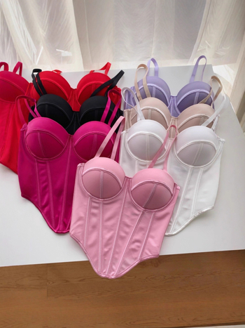 Bustier s kostima u francuskom stilu, elegantan uski kroj, 3D uzorak, dvostruke naramenice