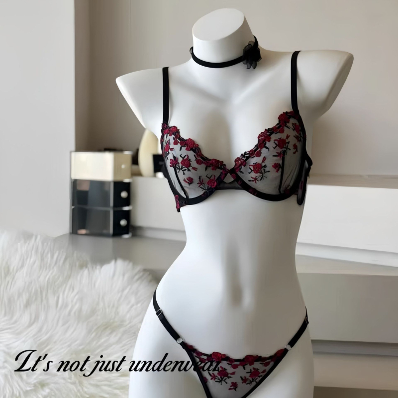 Комплект сутиени с поддържаща тел, чашка 3/4, тънки оформени чашки, фиксирани презрамки, заден двоен катарама