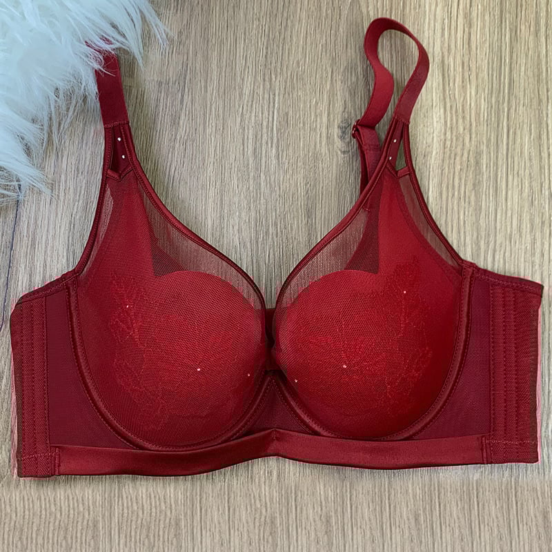 Сутиен сет с дантела, 3/4 чашка, тънки формовани чаши, фиксирани двойни презрамки, закопчаване с четири реда куки