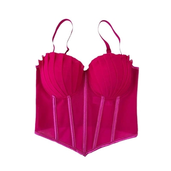 Камизола от нейлон, 70–80% съдържание на нейлон, презрамков дизайн, секси стил, ниско деколте