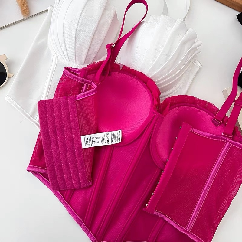 Камизола от нейлон, 70–80% съдържание на нейлон, презрамков дизайн, секси стил, ниско деколте