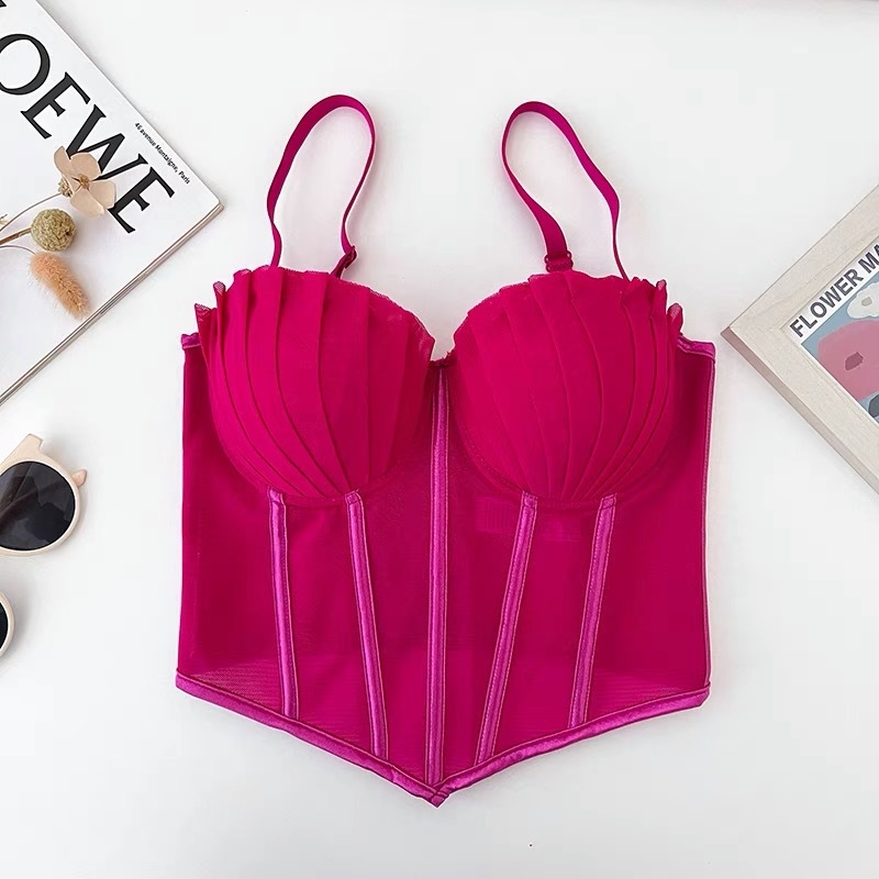 Камизола от нейлон, 70–80% съдържание на нейлон, презрамков дизайн, секси стил, ниско деколте