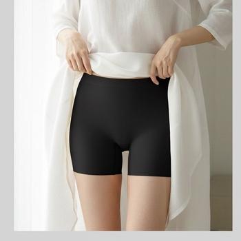 Ženske sigurnosne šorceve, visoki struk, prozračni Ice Silk materijal, pleteni; glavni materijal: najlon 86%, podstava 100% poliester na bazi regenerirane celuloze; anti-odraz.